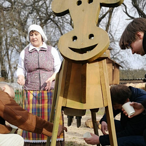 A day in the farmer's shoes with slow trips