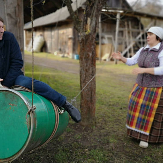 A day in the farmer's shoes with slow trips